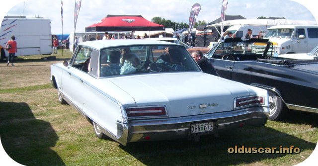 1966 Chrysler New Yorker 4d Hardtop Sedan back